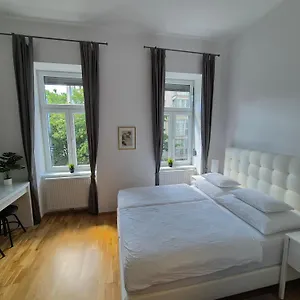 https://sweet-dreams.vienna-besthotels.com